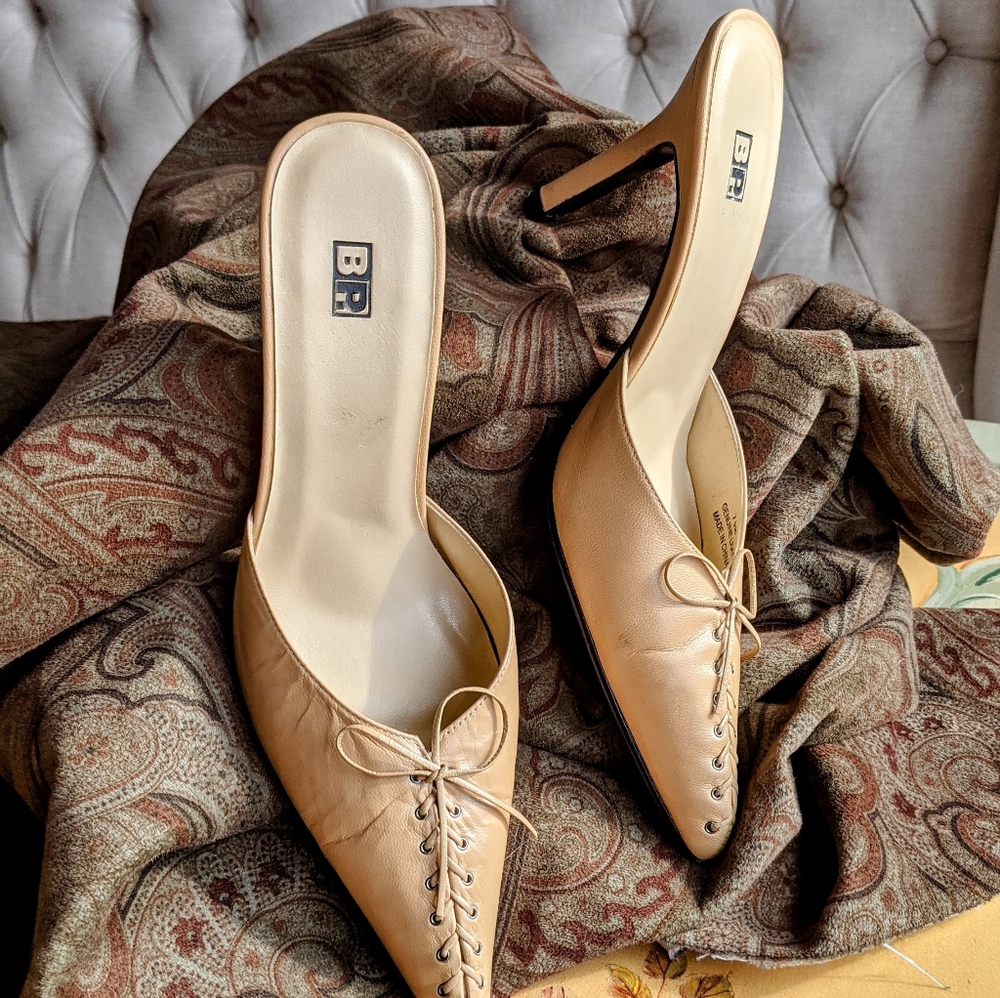 SOLD NAKED POINTED-TOE MULES